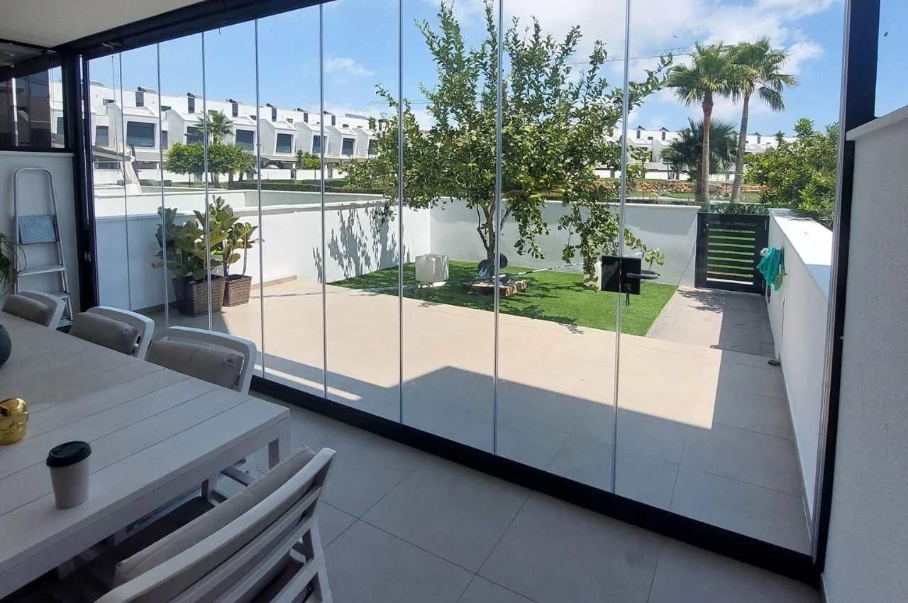 Cortinas de cristal para terrazas con ponienteglass